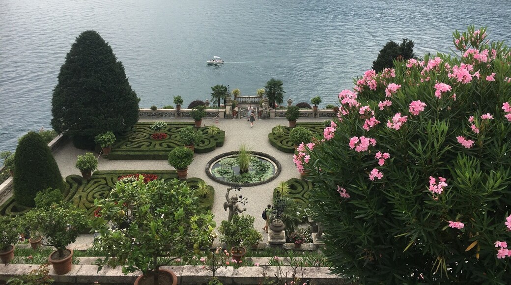 If the gardens of Eden really exist I would like to think they look like this. Best gardens I have ever seen!!!