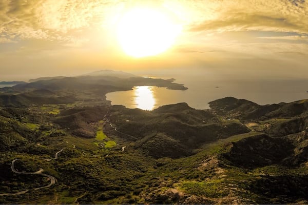 Sunset on Elba
The Island of Elba is the third largest Italian island after Sicily and Sardinia and is the largest in the Tuscan Archipelago. Elba has a coastline of 147 km. Elba is especially remembered for having been the home of Napoleon Bonaparte during his 1814 exile. Eight picturesque little towns (Portoferraio, Marciana, Marciana Marina, Campo nell'Elba, Capoliveri, Porto Azzurro, Rio nel'Elba and Rio Marina) are scattered over a rugged land, hilly and mountainous for the most part with the main mountain (Monte Capanne) 1019 metres high,