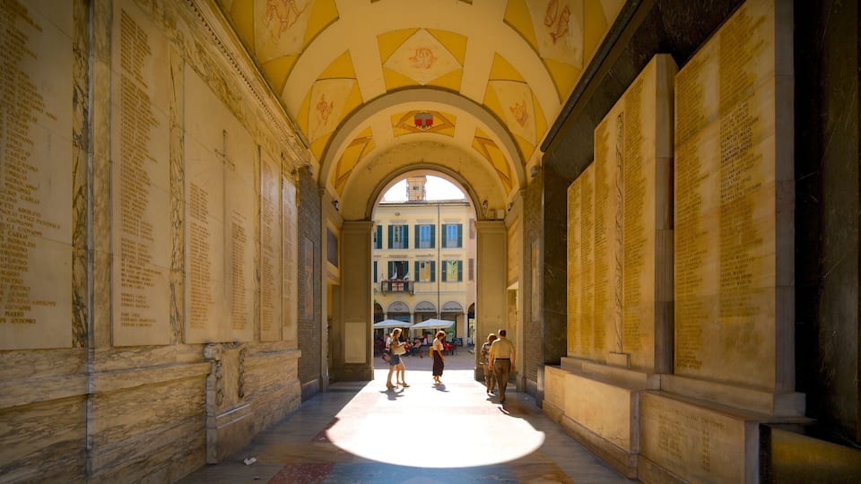 Varese showing heritage elements and street scenes