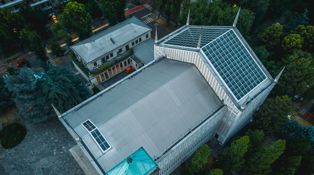 聖多納托米拉內塞