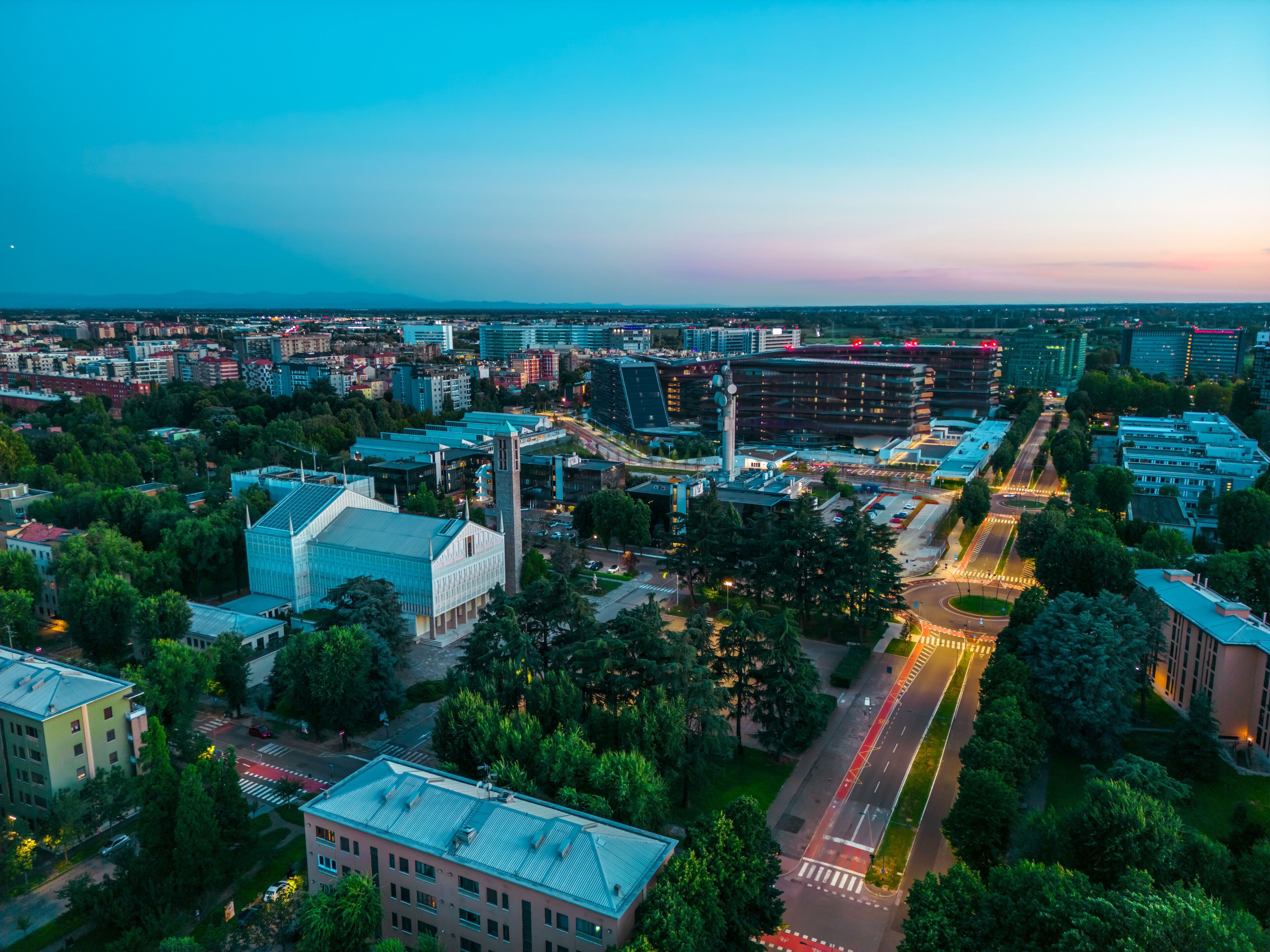 聖多納托米拉內塞