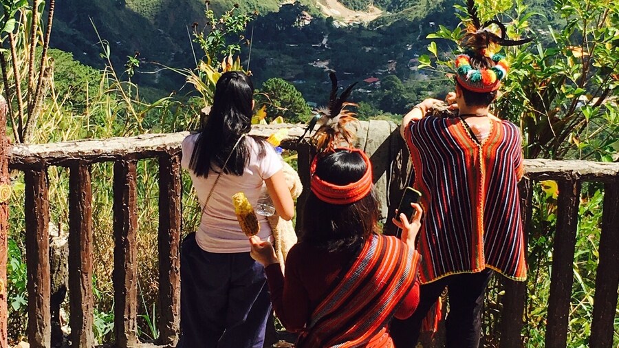 Mines view park is an overlook park on the northeastern outskirts of Baguio City in the Philippines.The park overlooks the mining town of Itogon particularly the gold and copper mines oh Benguet Corporation and offers a glimpse of Amburayan Valle