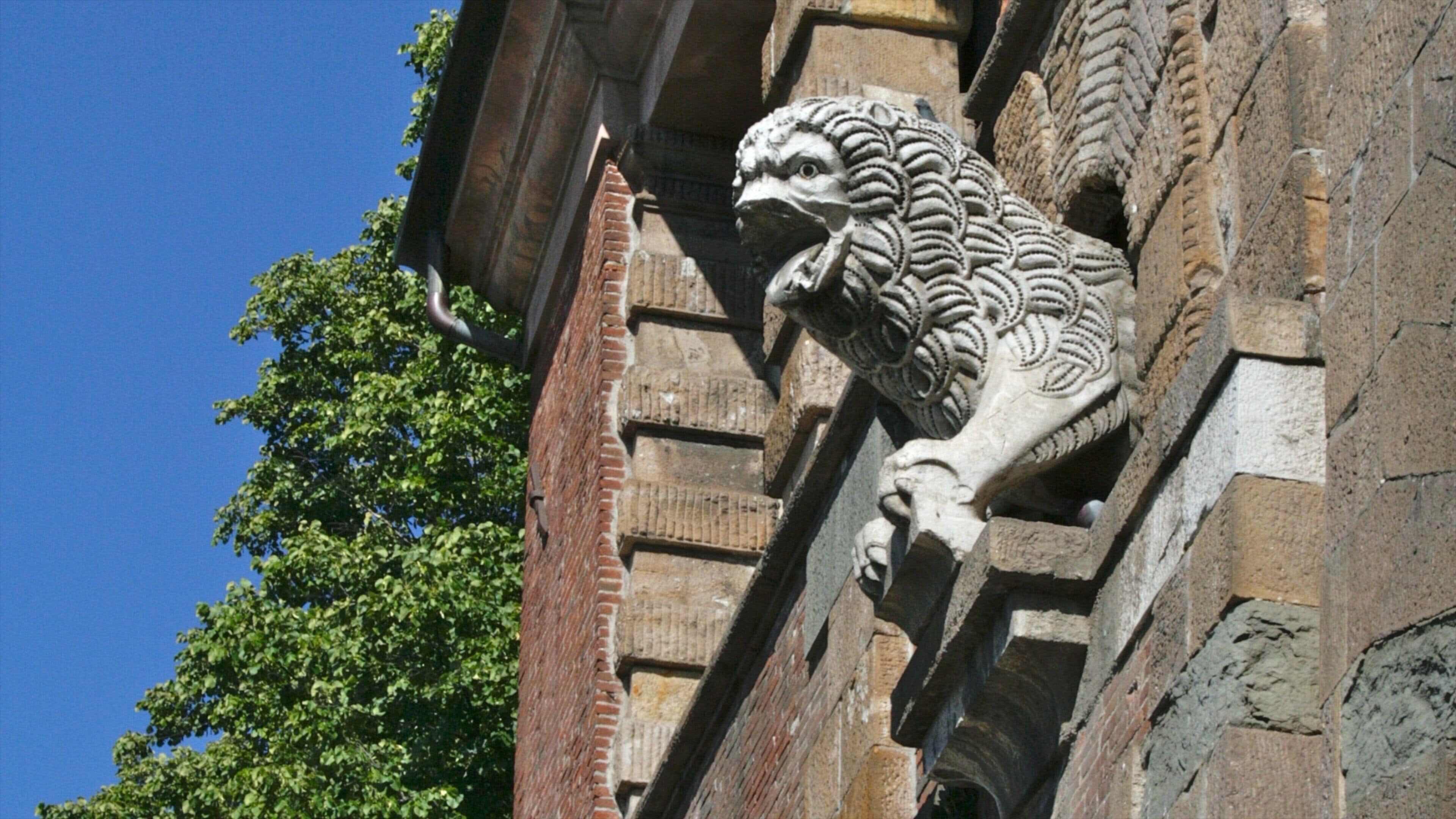 <h2>依水而居的热门住宿</h2>