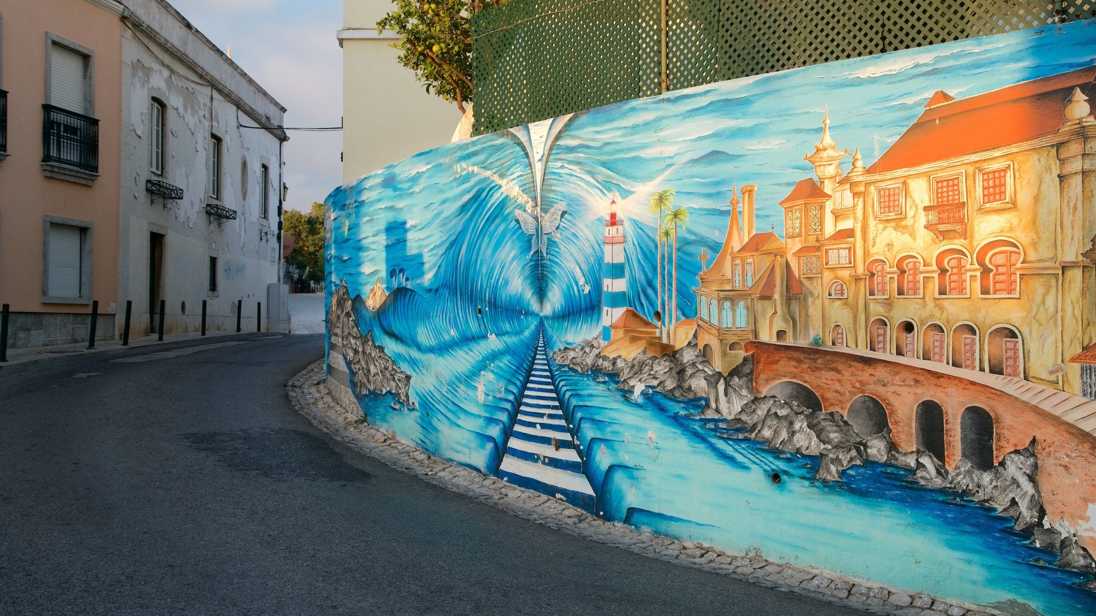 Cascais showing outdoor art