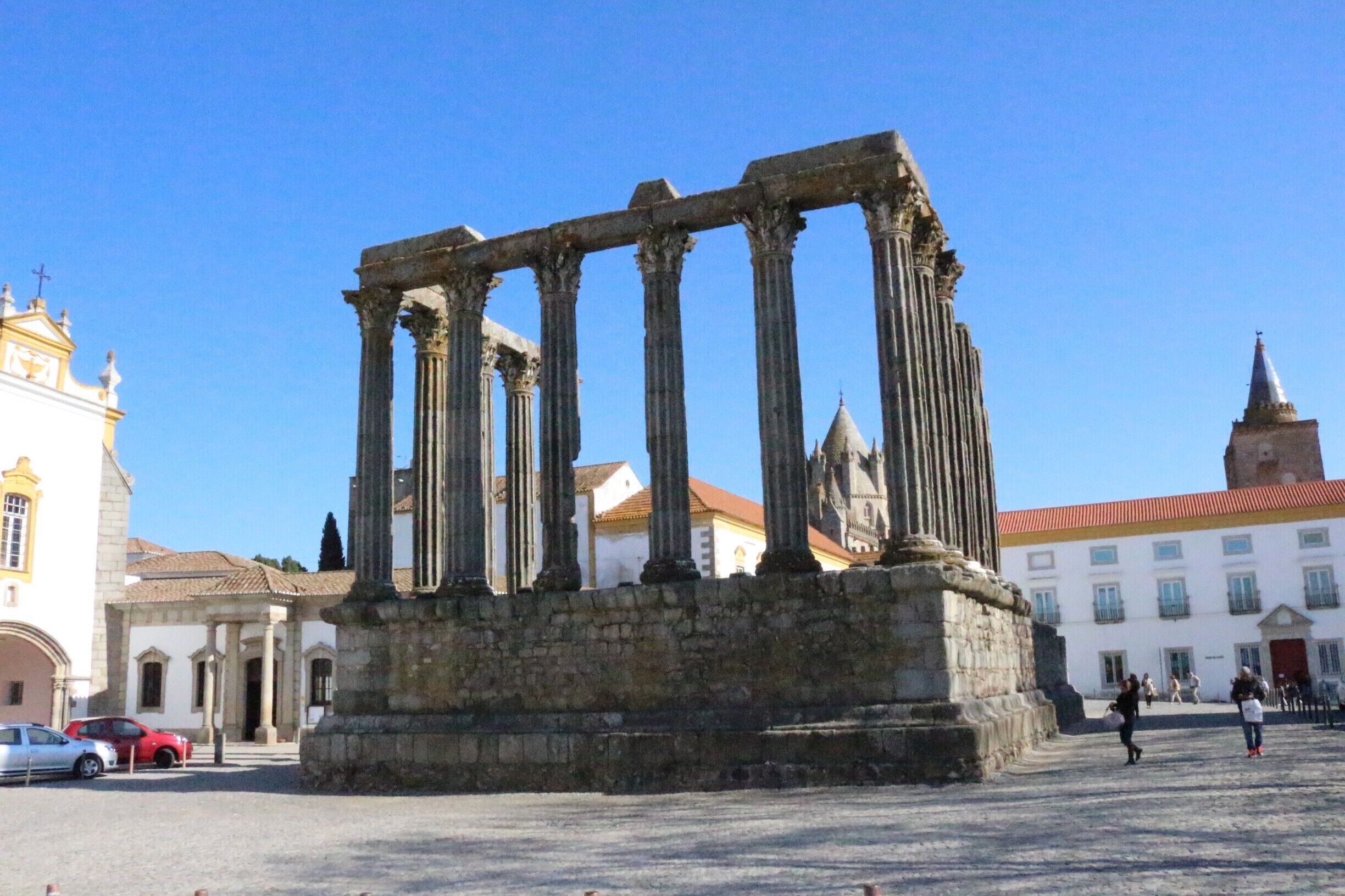 Um dos monumentos mais visitados de Évora - Portugal 