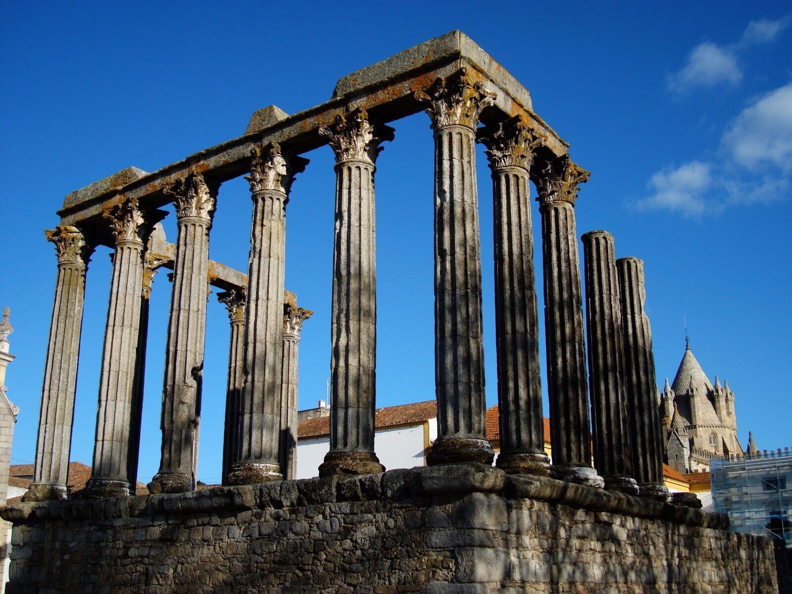 #TemploRomanodeEvora #Evora #RomanTemple #culture
Templo Romano de Évora

O templo Romano de Évora, tabém conhecido erróneamente como Templo de Diana, faz parte do centro histórico da cidade que é Patrimônio Mundial pela UNESCO.