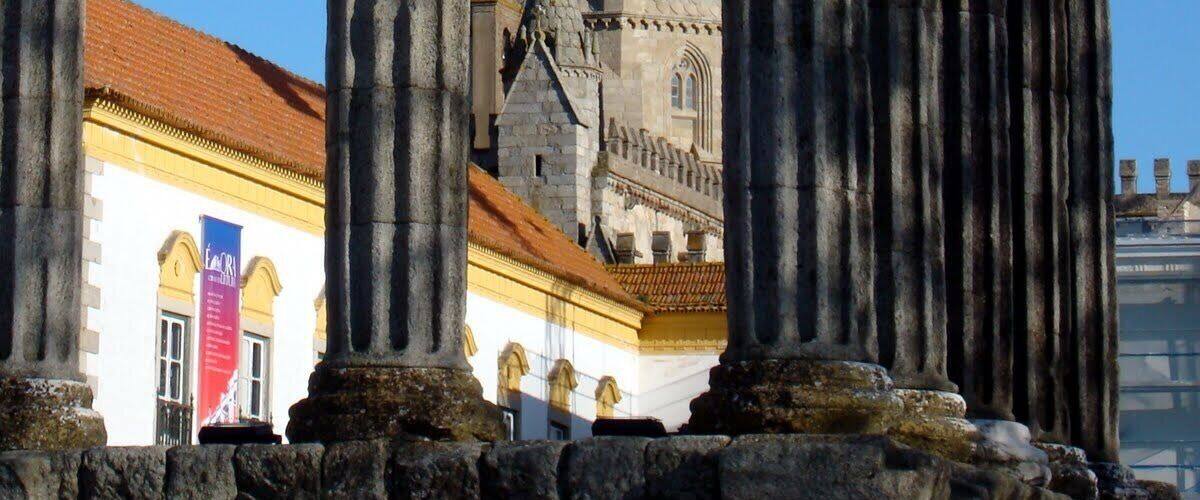 #TemploRomanodeEvora #Evora #RomanTemple #culture
Templo Romano de Évora
O templo Romano de Évora, tabém conhecido erróneamente como Templo de Diana, faz parte do centro histórico da cidade que é Patrimônio Mundial pela UNESCO.