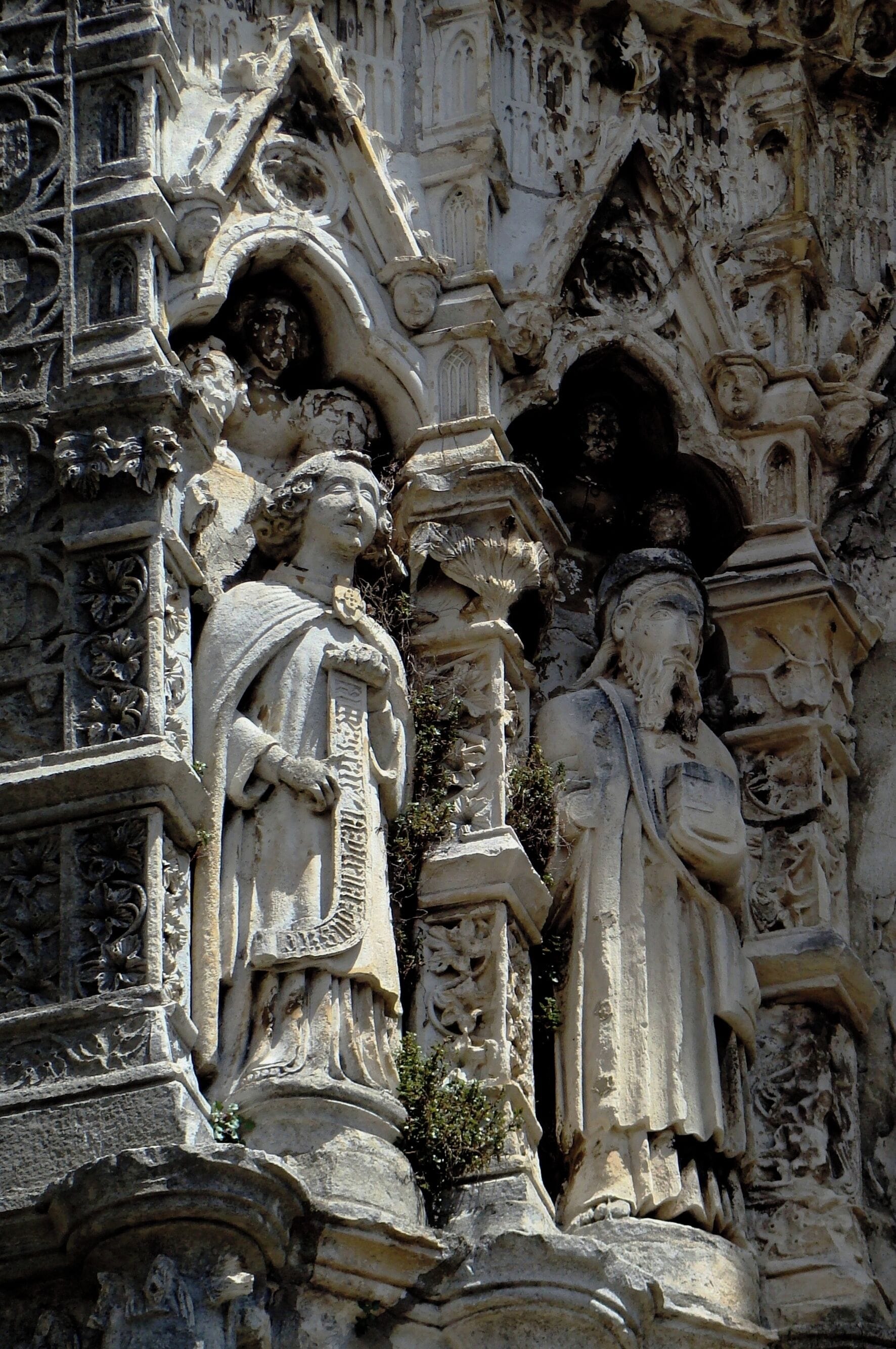 #Guimaraes #Portugal #church

A Igreja de Nossa Senhora da Oliveira localiza-se no Centro Histórico de Guimarães em Portugal. A sua conservação externa não é das melhores. Tem uma arquitetura predominantemente gótica. É Monumento Nacional desde 1910. No seu entorno há uma série de atrações que também merecem uma visita. Saliento o Padrão do Salado, o museu de arte sacra Alberto Sampaio e a Torre dos Almadas.

The Nossa Senhora da Oliveira Church is located in the Historic Center of Guimarães in Portugal. Its external conservation is not the best. It has a predominantly Gothic architecture and has been a National Monument since 1910. In its surroundings there are a number of attractions that are also worth visiting: the Salado Pattern, the Alberto Sampaio Sacred Art Museum and the Almadas Tower.