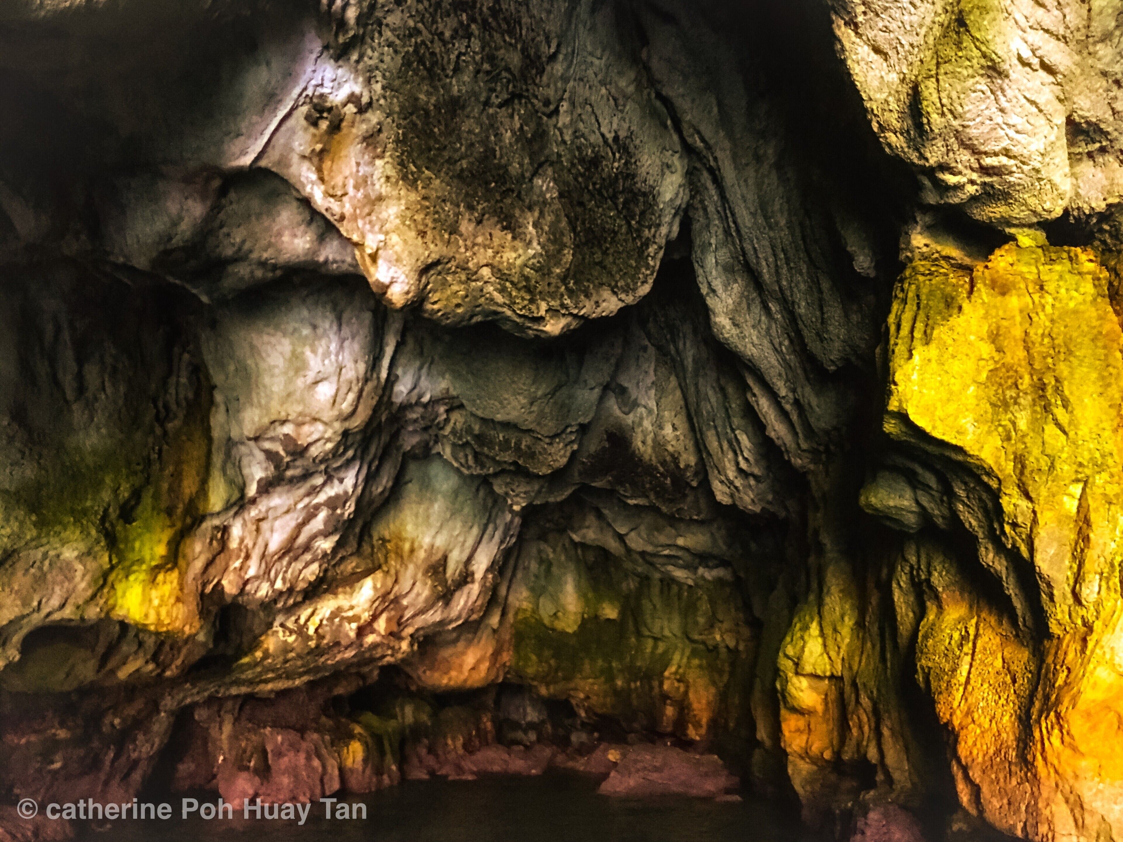 Siracusa's Ortygia Island - wowww these caves are amazing #red #travel   #caves #adventure #sicily #nature #landscape #nationalpark #mybackyard