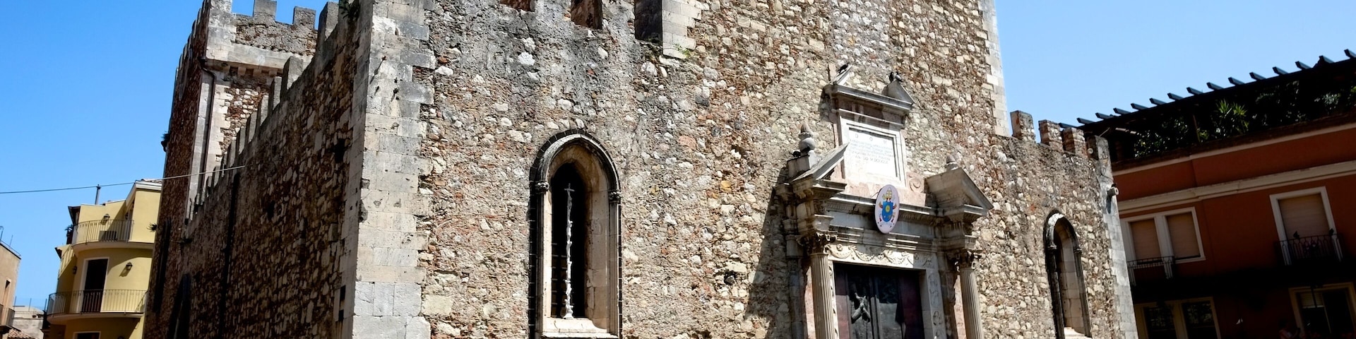 The fortress Duomo, which is what Taormina's main cathedral is considered, was built around the year 1400 on the ruins of a small mediaeval church.