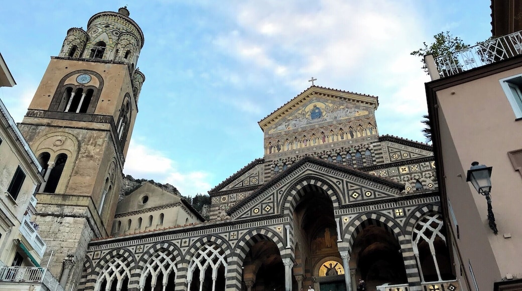 9th-century Roman Catholic cathedral in the Piazza del Duomo.
#lifeatexpedia