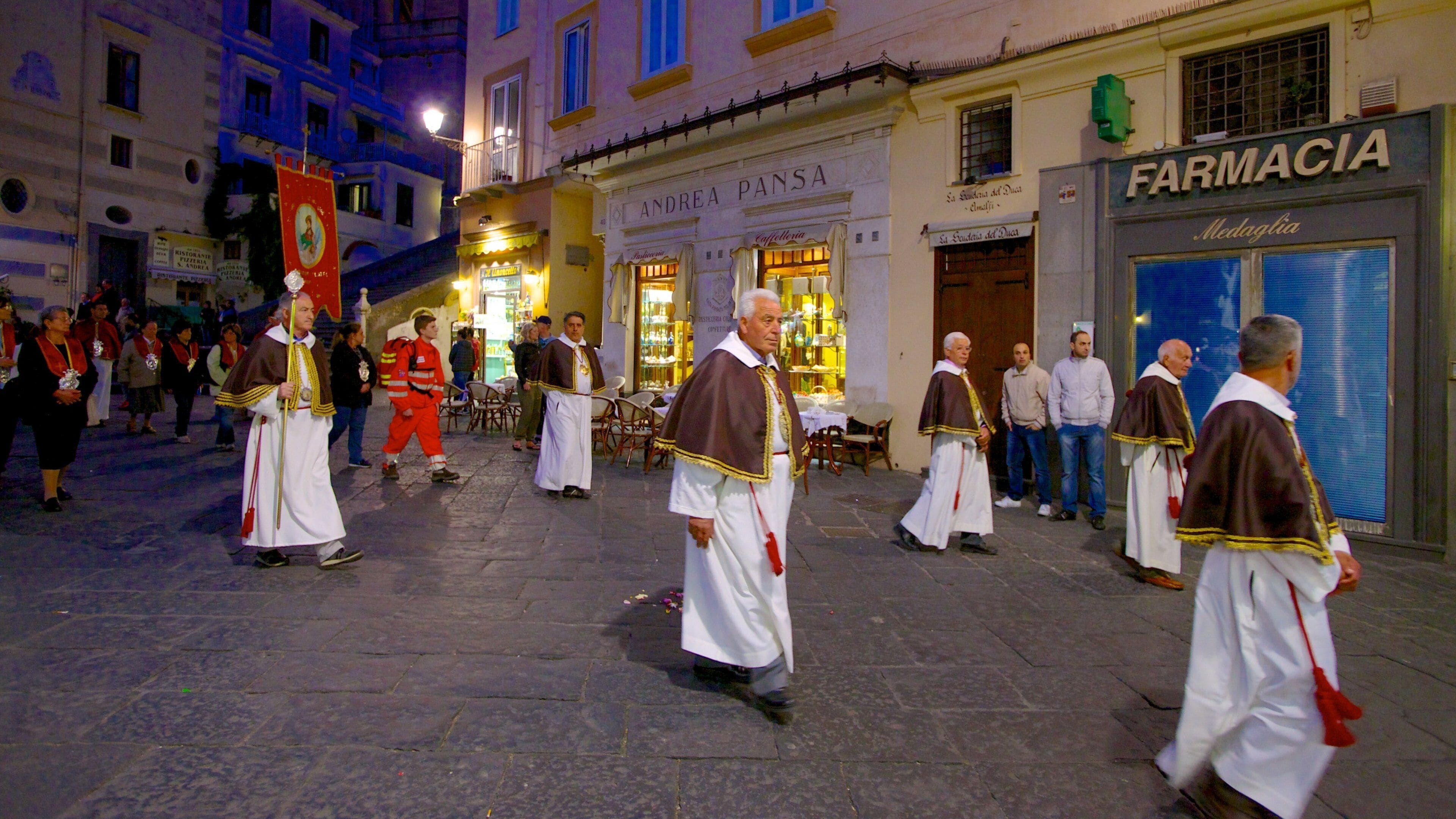 <h2>Top-rated places to stay near the beach in Amalfi</h2>