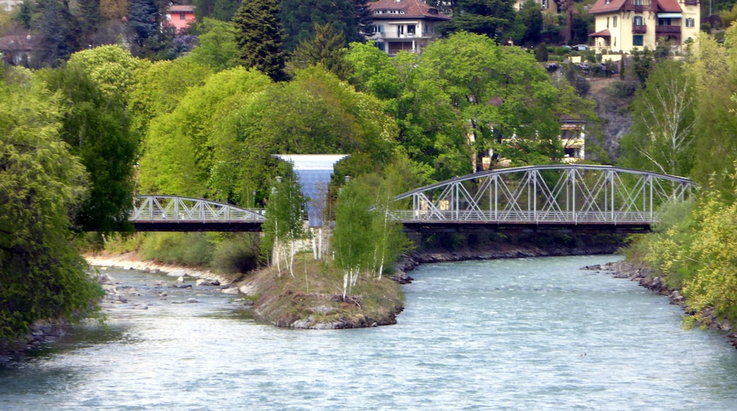 Brixen, Mündung der Rienz (rechts) in den Eisack (links).