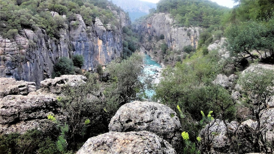 Lovely place to stop off for some sightseeing in #Antalya #Turkey #Nature
#green #lifeatexpedia #troveon
#colourful #Parks #Mountains #aboveitall