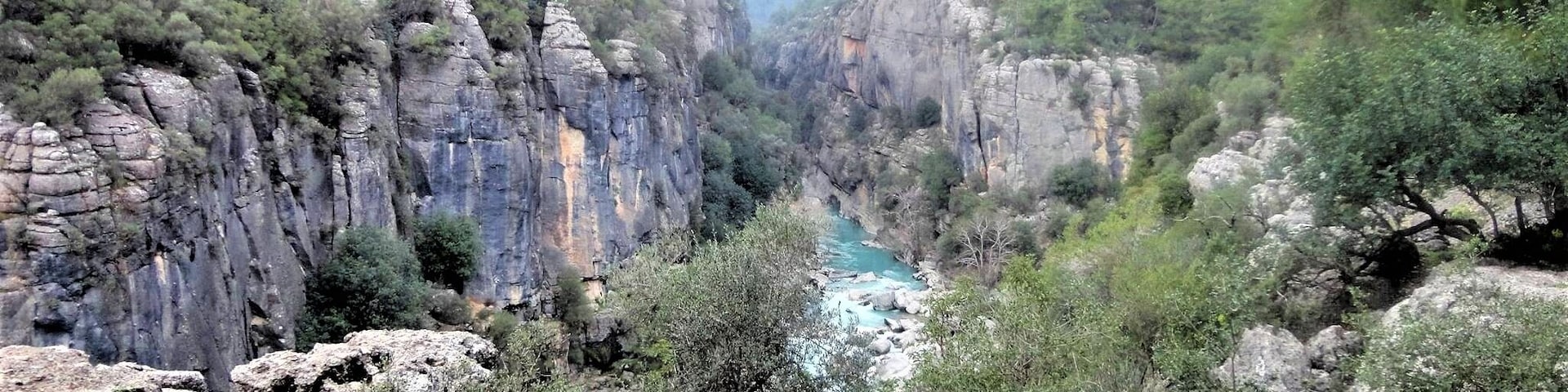 Lovely place to stop off for some sightseeing in #Antalya #Turkey #Nature
#green #lifeatexpedia #troveon
#colourful #Parks #Mountains #aboveitall