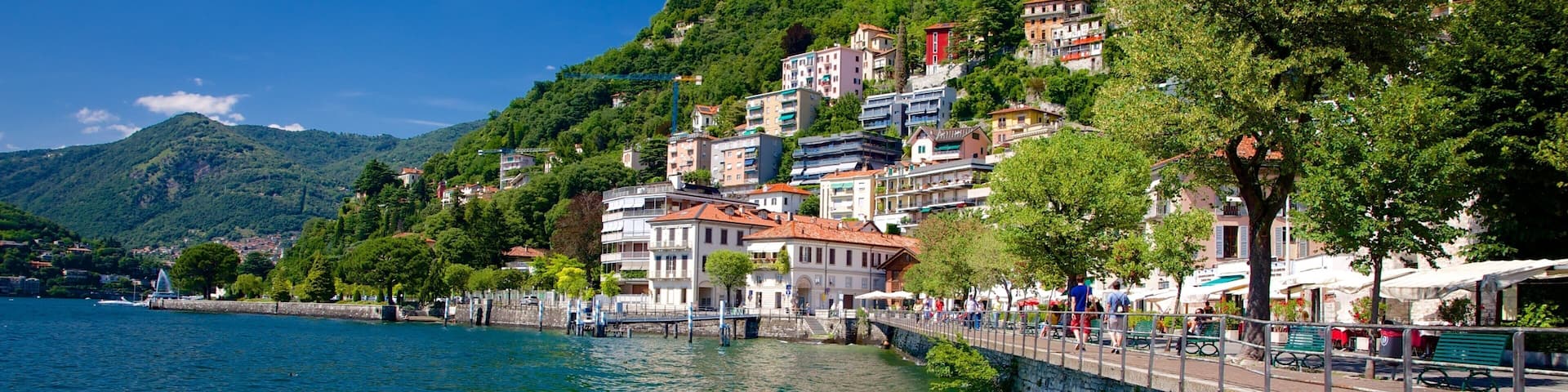 Como mettant en vedette maison, baie ou port et ville cĂŽtiĂšre