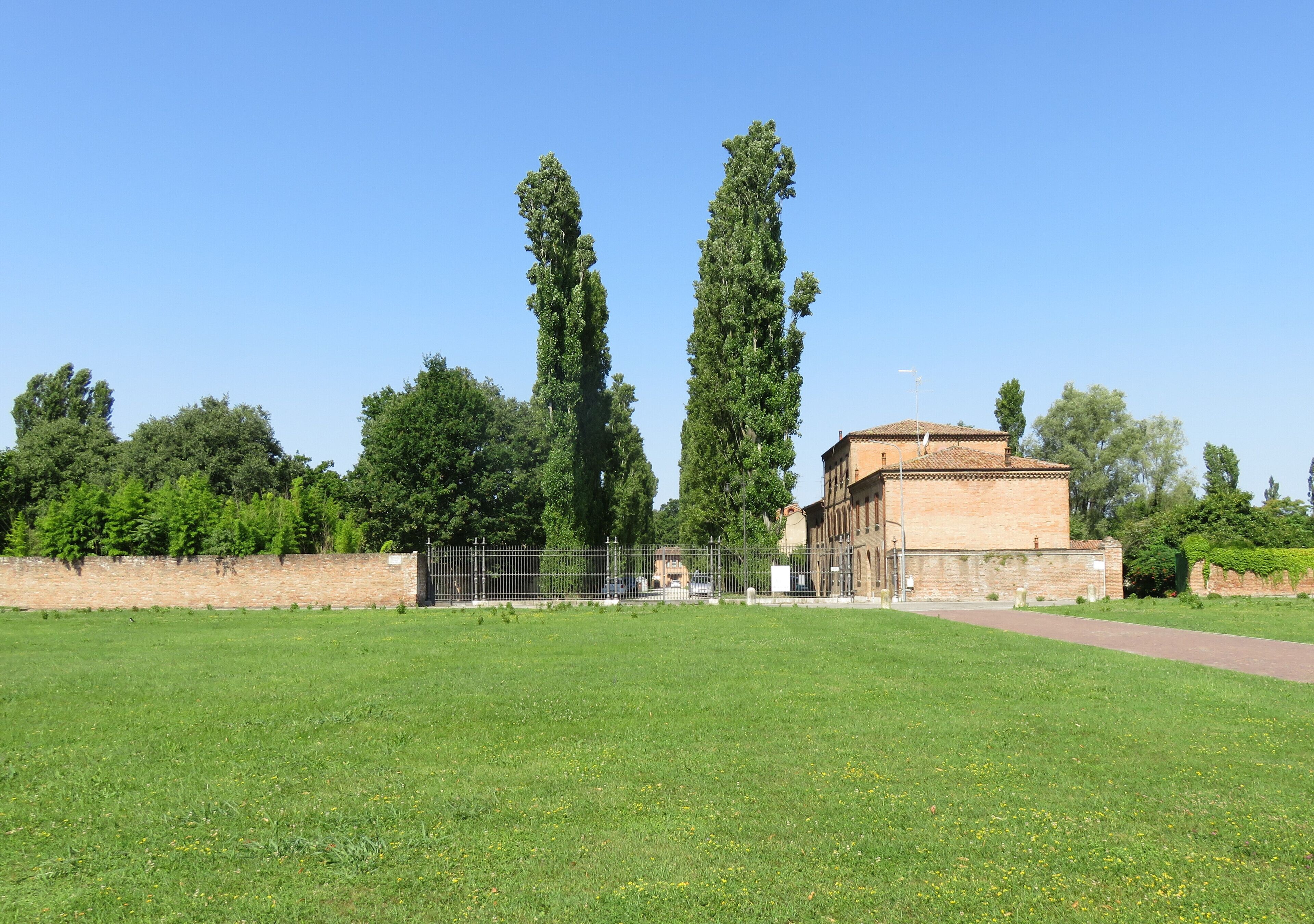 Immagine relativa al Cimitero monumentale della Certosa di Ferrara