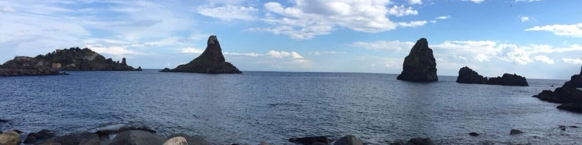 Una leggenda narra che Polifemo, dopo essere stato accecato, lancio quelle pietre nel tentativo di uccidere Ulisse che stava allontanandosi con la nave