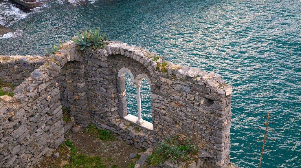 La Spezia which includes general coastal views and building ruins