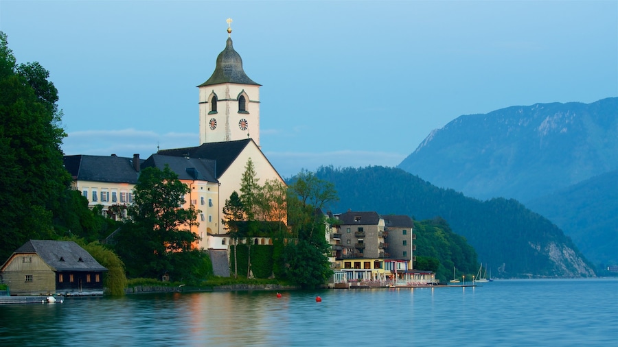 Sankt Wolfgang im Salzkammergut featuring a lake or waterhole and heritage elements