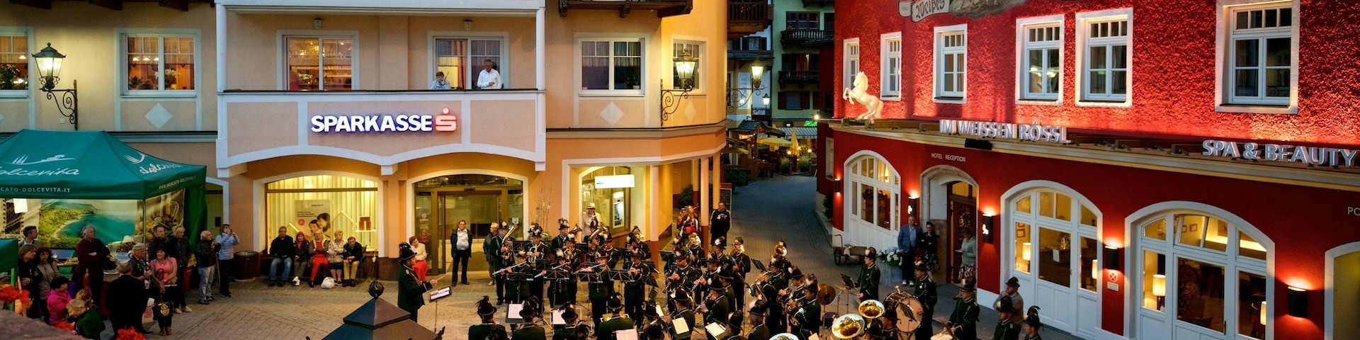 Sankt Wolfgang im Salzkammergut showing heritage elements, music and performance art
