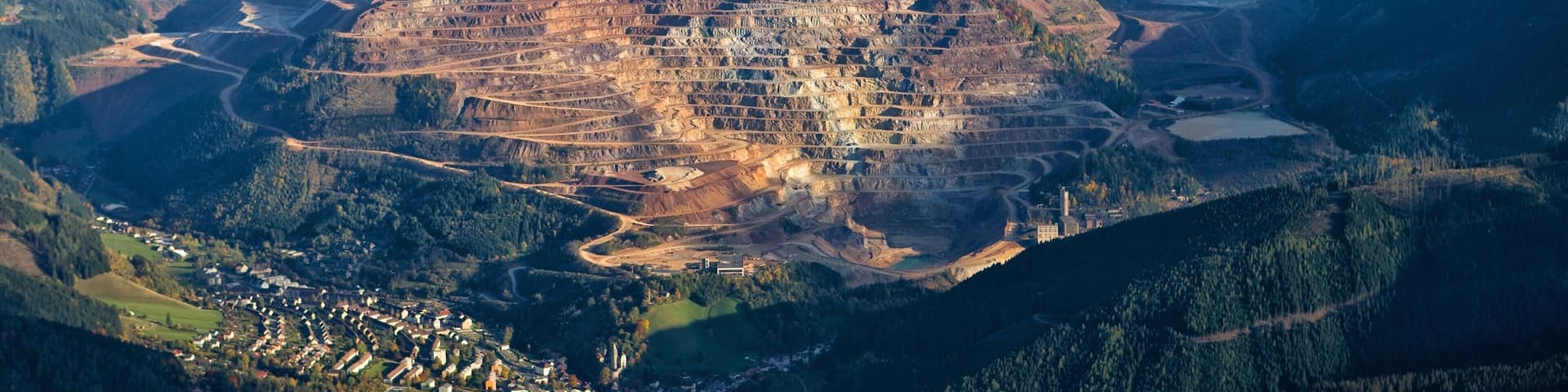 Leoben welches beinhaltet Berge