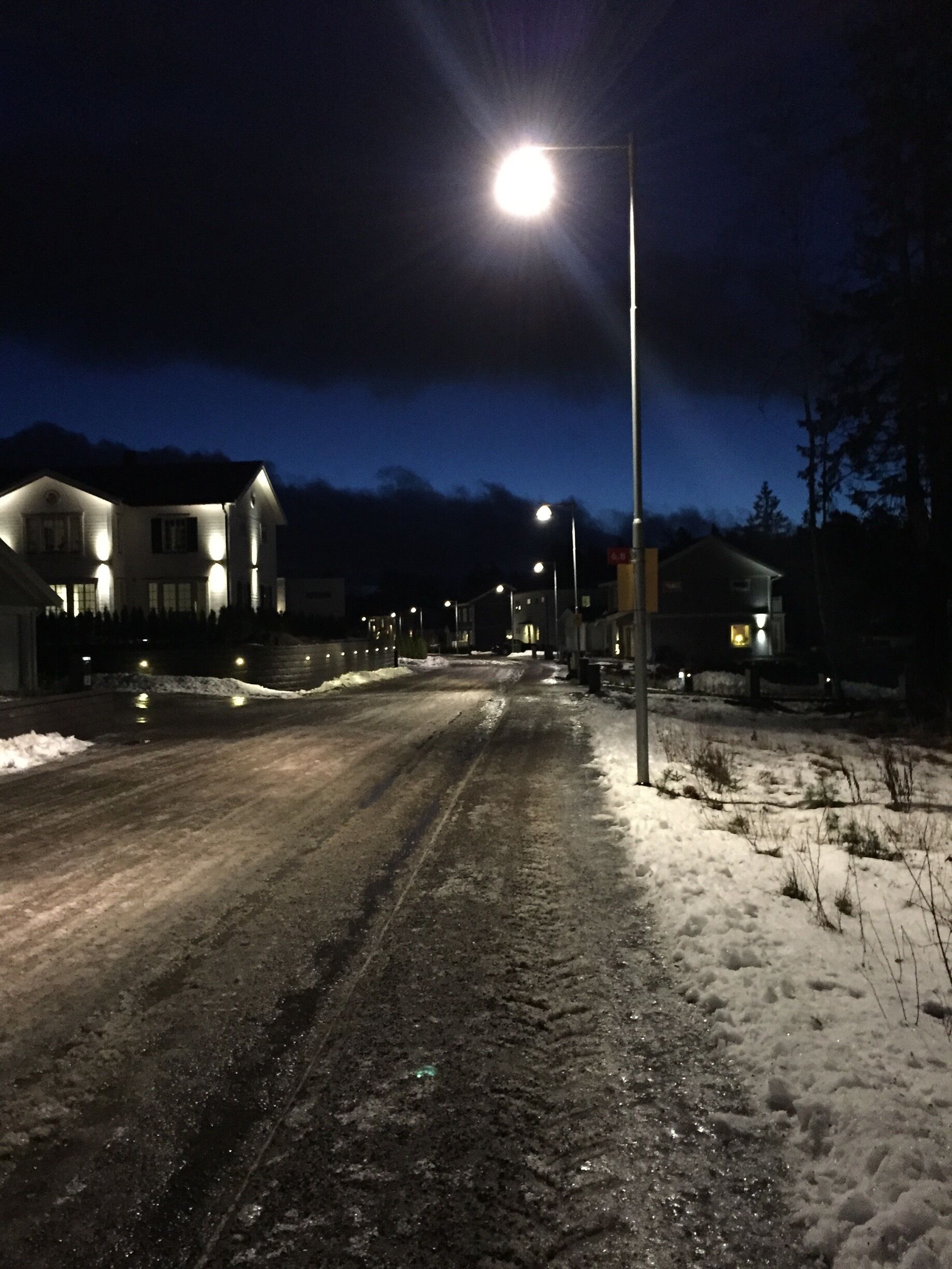 A dark morning in Täby. 