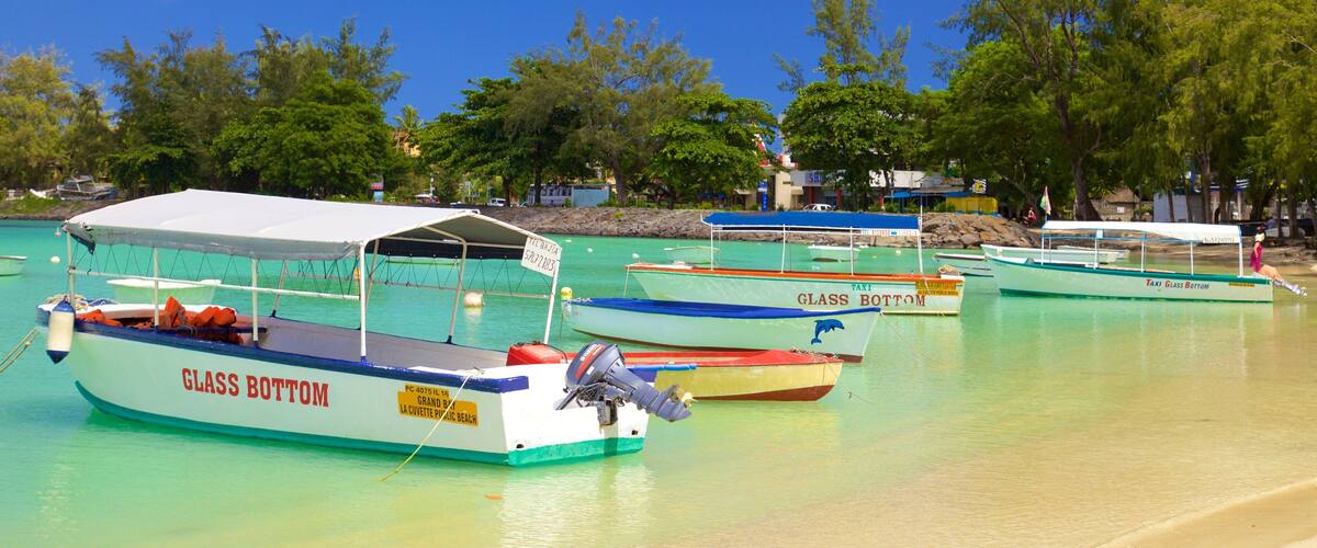 Grand Bay che include spiaggia e giro in barca