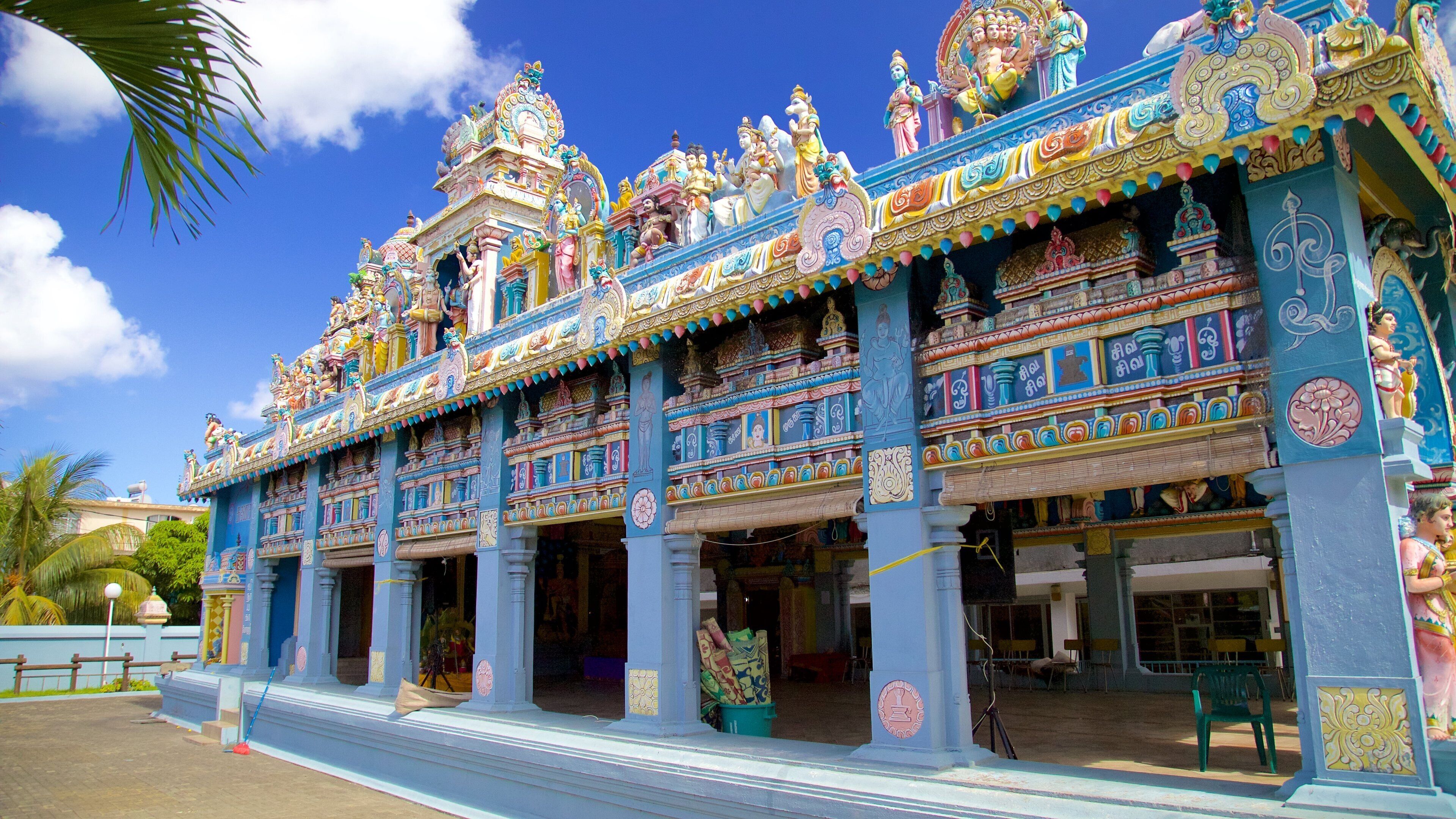 大海灣市 其中包括 廟宇或禮拜堂 和 宗教方面