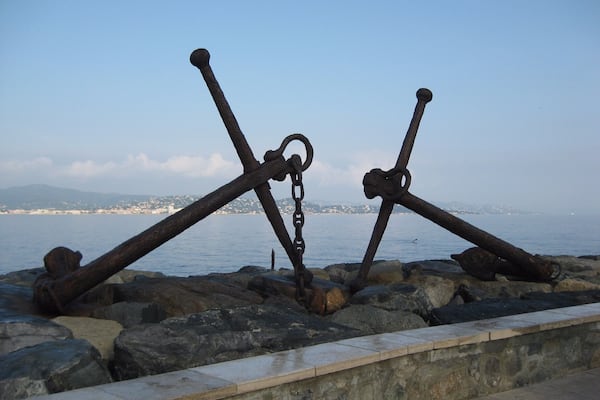 Large anchors located by the port walls built to protect the city.
-2015
