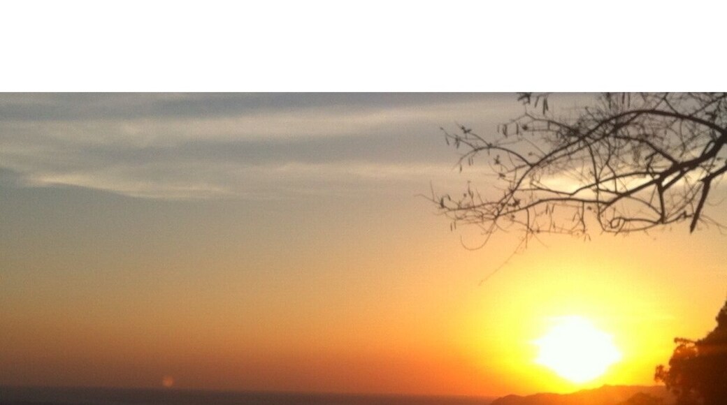 Mirador a 4 kilómetros calle hacia Playa Naranjo donde está Roca Bruja! #EndlessSummer