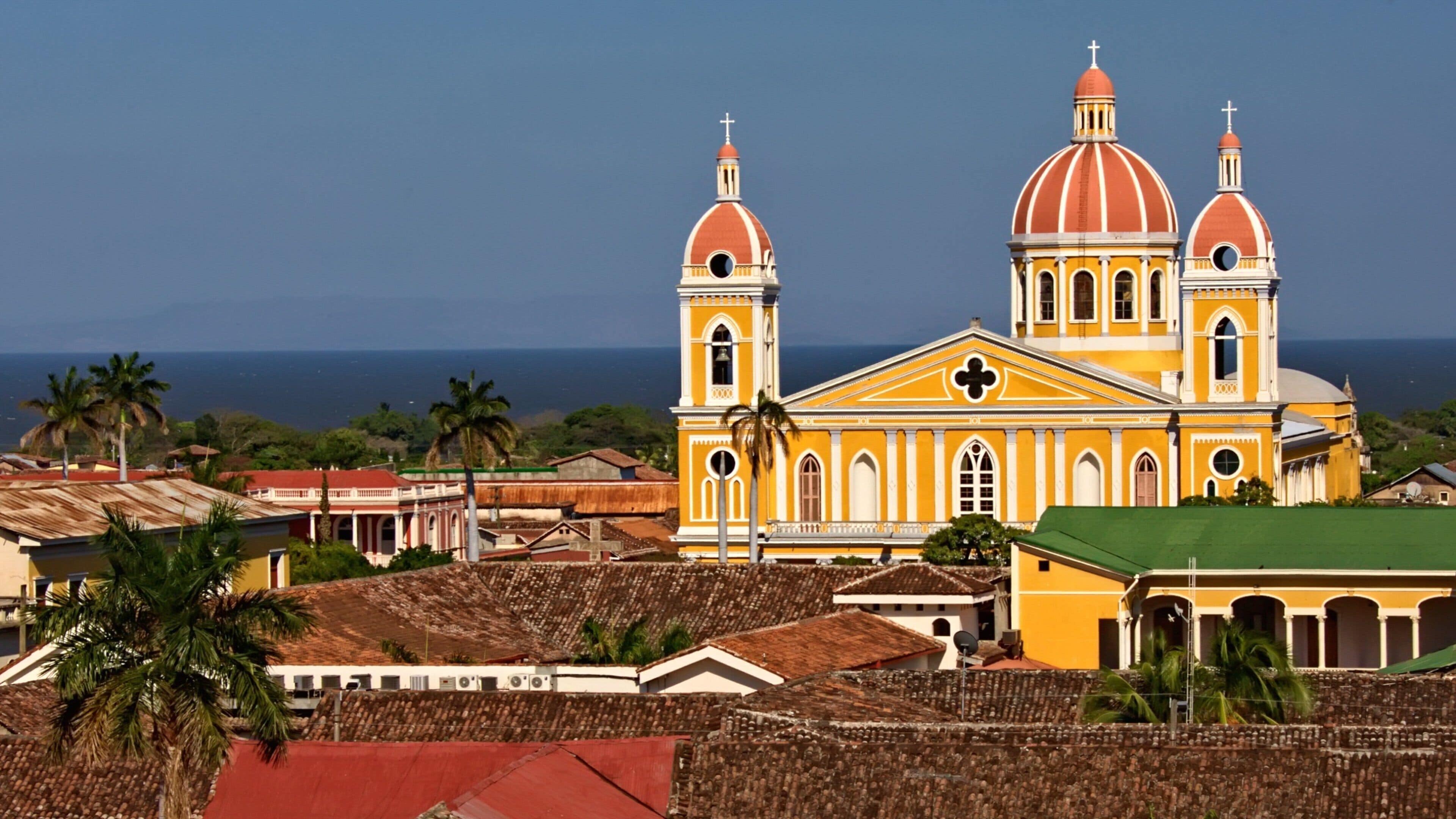 Granada trong đó bao gồm tôn gi áo, thành phố và nhà thờ