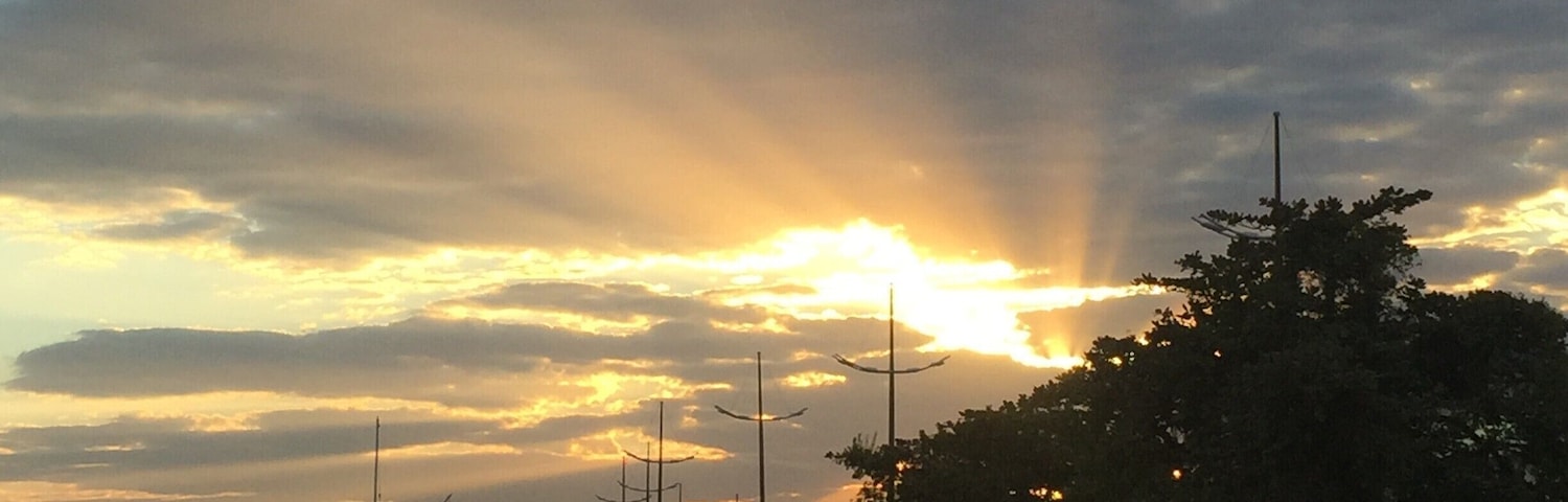 #LifeAtExpedia
#Santos is a Gorgeous Beach, one hour from Sao Paulo City. The sunset is amazing!
#Santos have the biggest garden in front of the beach of the world (you can check at Guinness Book)!