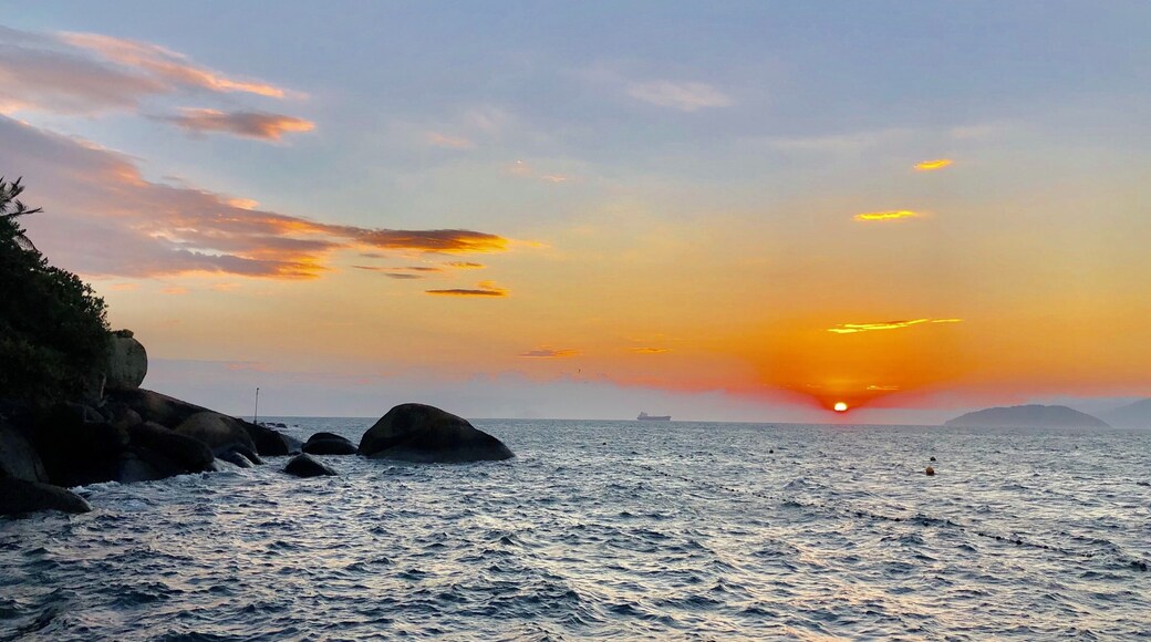 Vista do mar , por do sol. Condomรญnio Ponta da Sela.You can rent houses there.To fish.Boat ride