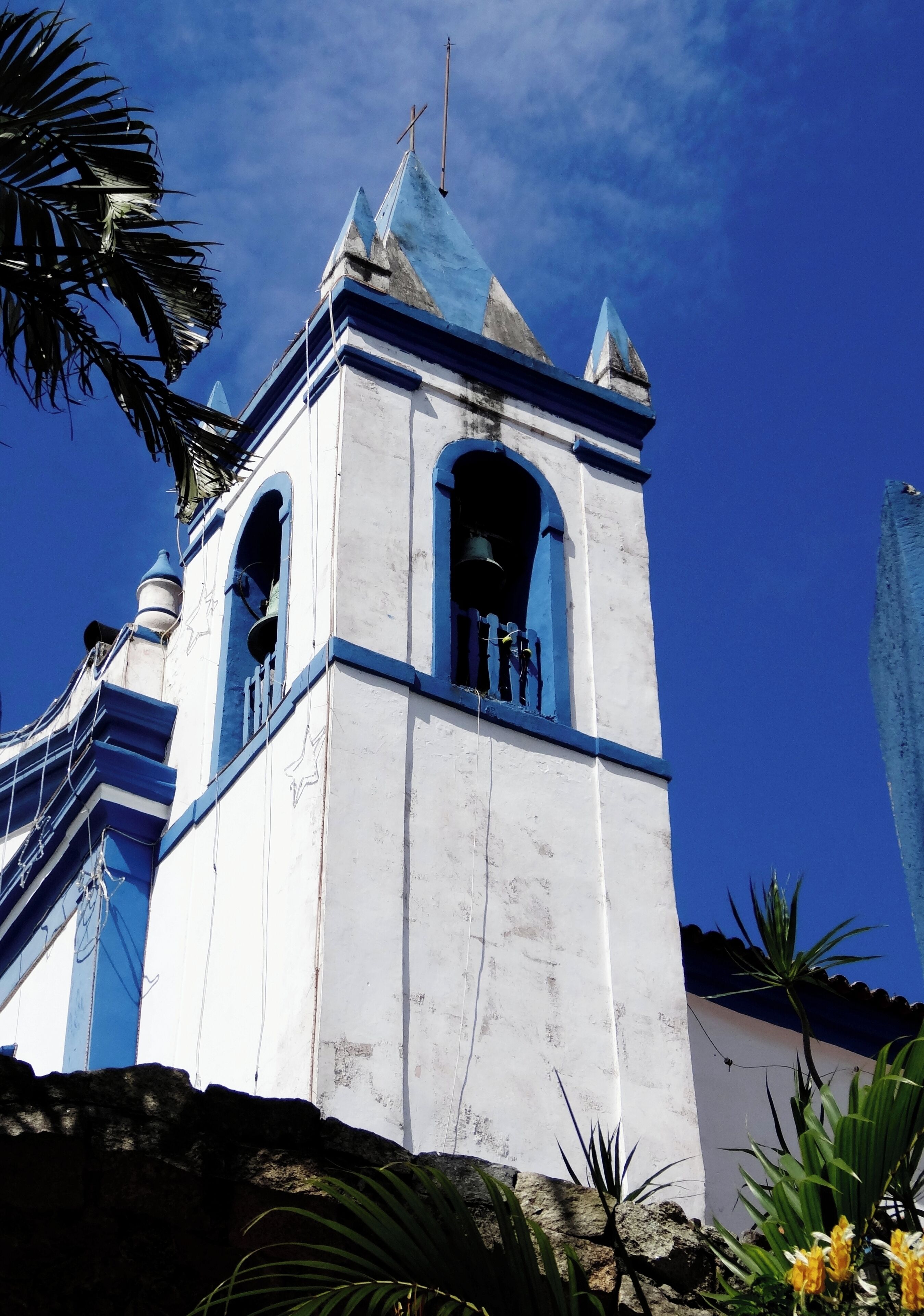 Beautiful church in Portuguese colonial style. It was inaugurated in 1806 and later reformed in the 20th century. It keeps inside a beautiful panel dedicated to Nossa Senhora D'Ajuda. Every year, in February, there is a great party dedicated to the patroness with quermesses and typical foods. On its exterior stand out for the statue of Christ crucified at the base of the staircase.