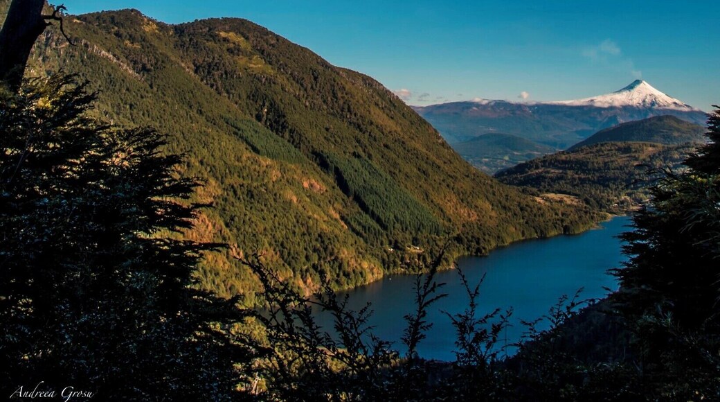 I can barely pronounce the name of this park but I had so nice views from there of Villarica Volcano while it was smoking. That day was the last day of more than two months in Patagonia. The park has a lot of araucaria trees and many other huge old trees. We did a trekking around the lakes, we saw two waterfalls and we stopped at the two or three miradors to enjoy the volcano. I truly recommend this #hiking#NationalPark.