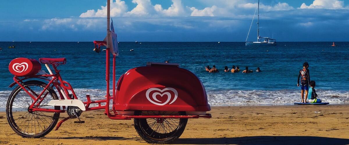 Selling ice creams in the beach, Salinas, Ecuador