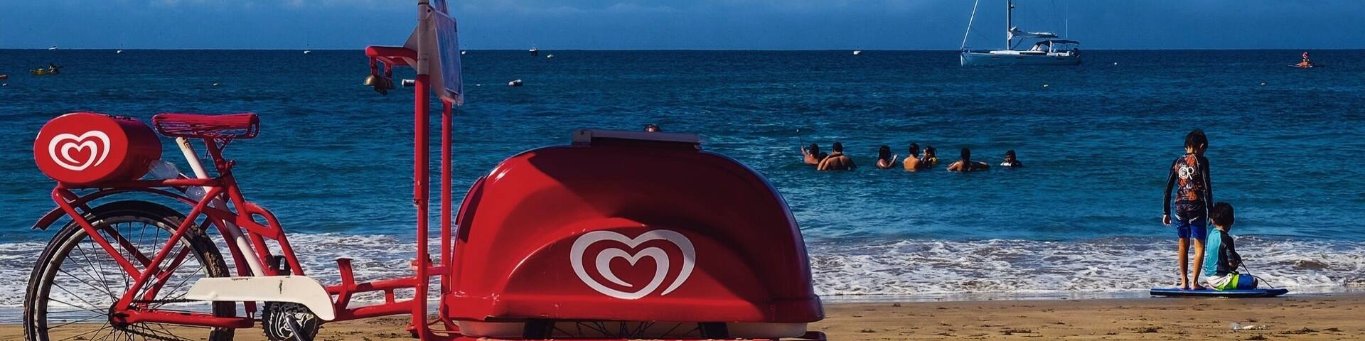 Selling ice creams in the beach, Salinas, Ecuador
