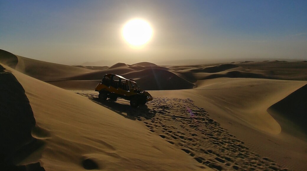 Sunset at Huacachina, Ica. Peru.
#peru #ica #sunset #huacachina #southamerica #landscape #sand #wonderful_places #nature