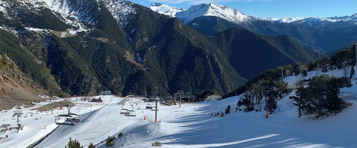 Amazing view from Obelix. Around halfway down the blue run at Arinsal
