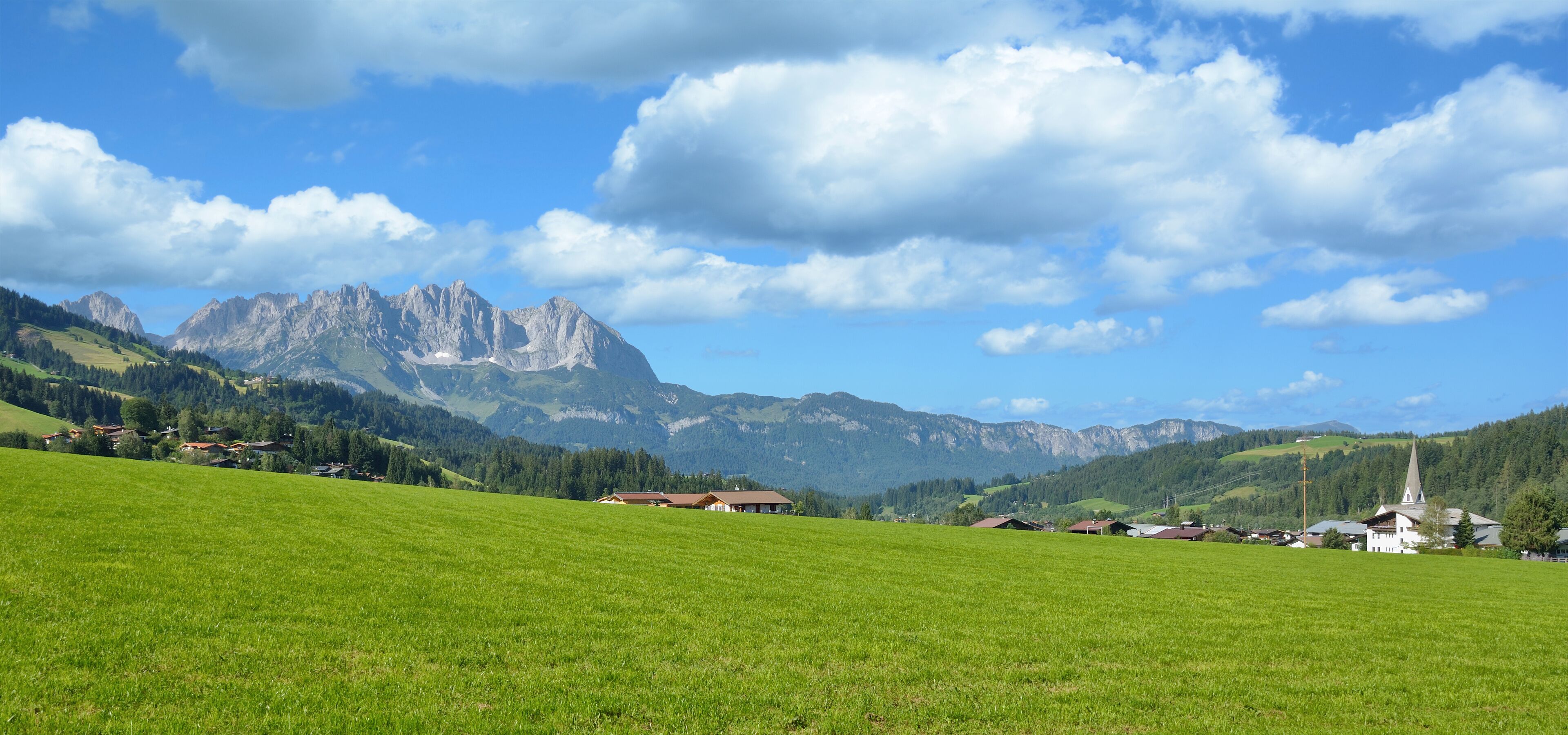 Reith bei Kitzbühel mit dem Wilden Kaiser im Hintergrund,Tirol,Österreich