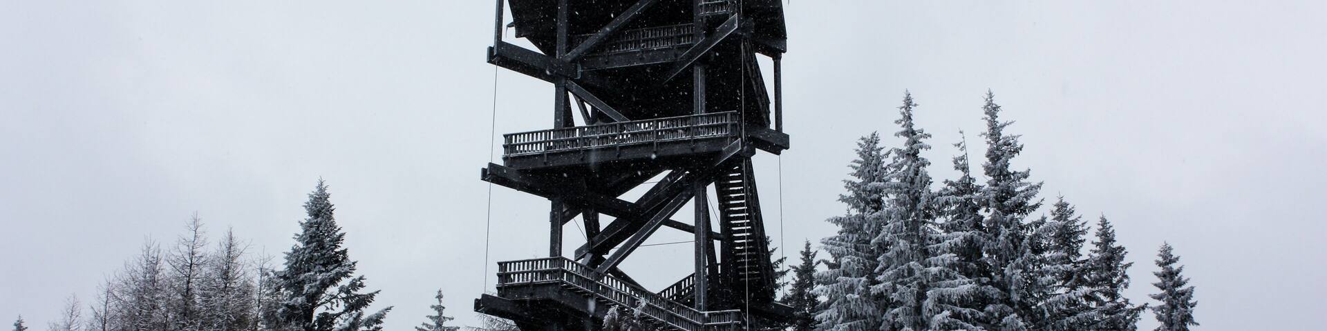 The watchtower standing tall in the snow as people around get ready to ski.
#snow #mountain #nature #tower #trees #europe #austria #semmering #ski #landscape