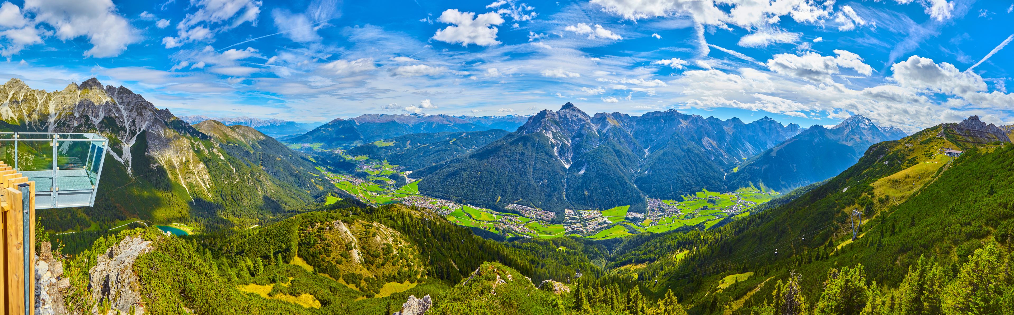 Mountain panorama from a platform on the "Schlick Mountains with Kalkkogel on the Kreuzjoch near Fulpmes"