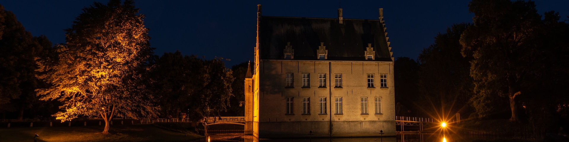 Cortewalle Castle, in Beveren, Belgium, at night