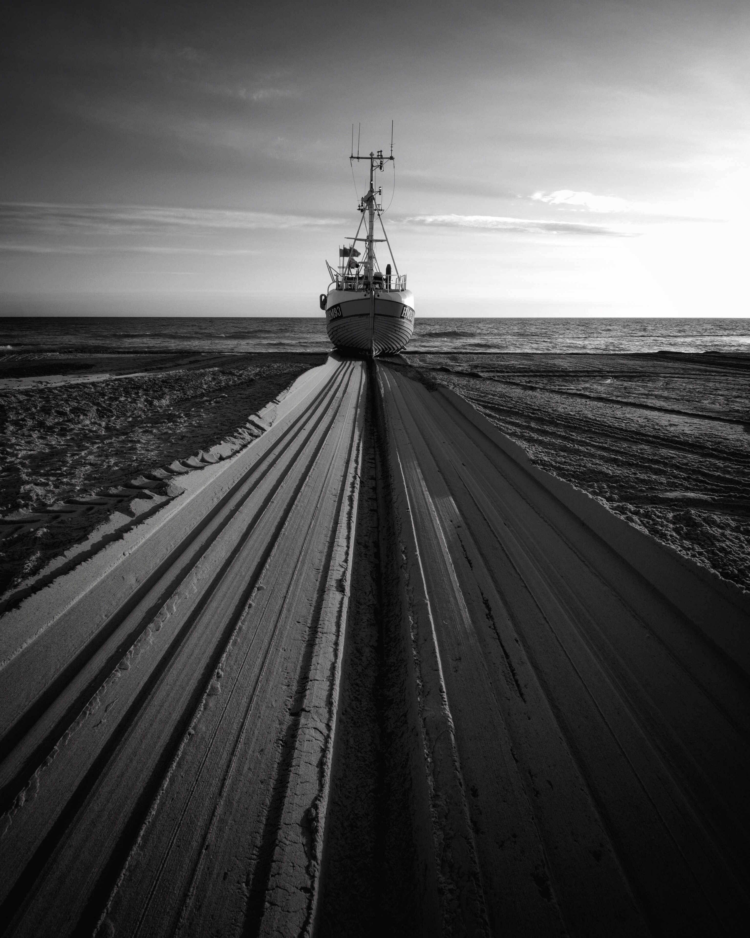 Sunrise at Thorup Strand. Fishing boats are pulled out to sea - to another day of fighting for jobs and the survival of this small fishing community. Visit this very authentic spot and support it by buying some of the fresh caught fish 🎣

#culture #fishing #denmark #fishingboat