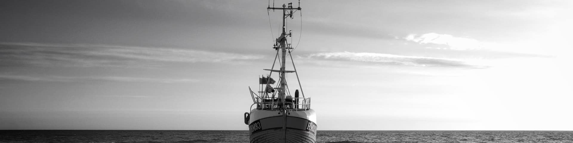 Sunrise at Thorup Strand. Fishing boats are pulled out to sea - to another day of fighting for jobs and the survival of this small fishing community. Visit this very authentic spot and support it by buying some of the fresh caught fish đŁ
#culture #fishing #denmark #fishingboat