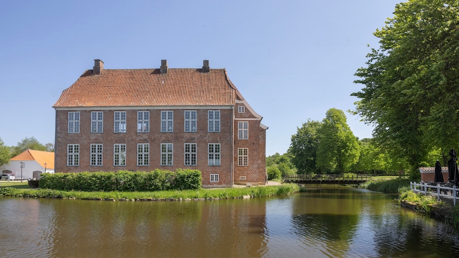 Gram Slot's agriculture is continuously being developed with cattle farms and arable land, where a multitude of different crops are grown such as island wheat.Southern Jutland,Denmark