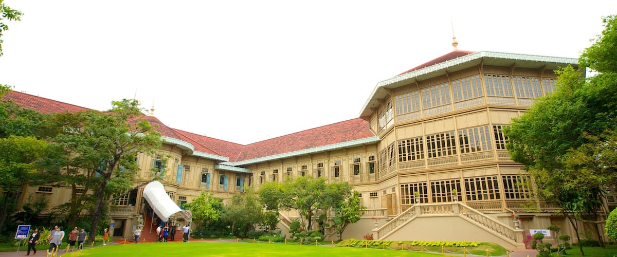 Palacio de Vimanmek ofreciendo patrimonio de arquitectura