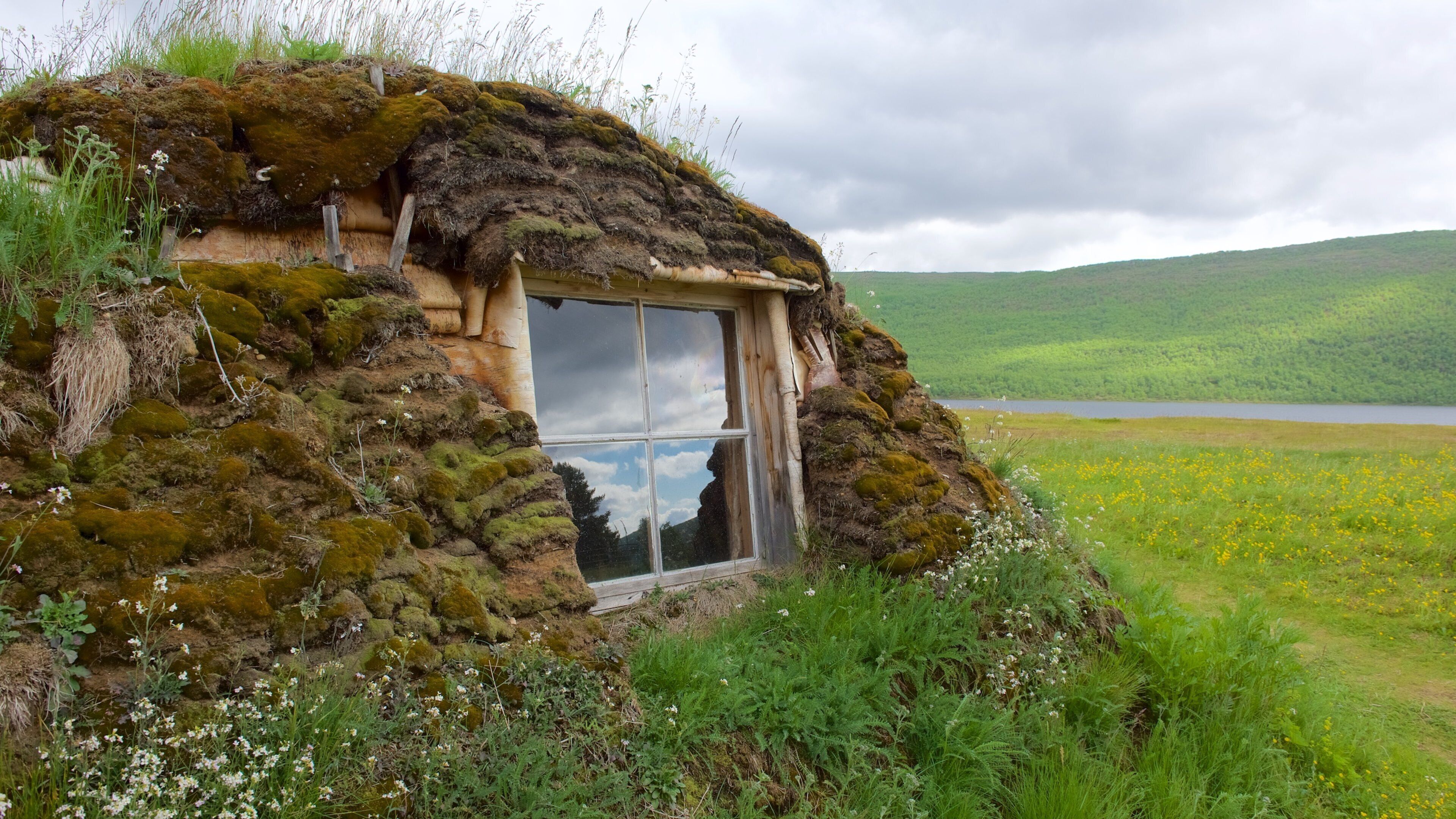 Utsjoki showing a house and tranquil scenes