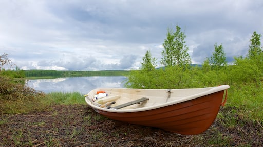 Akaslompolo which includes kayaking or canoeing, tranquil scenes and a river or creek